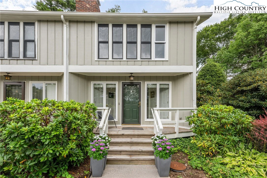 Image number 1 for the current listing