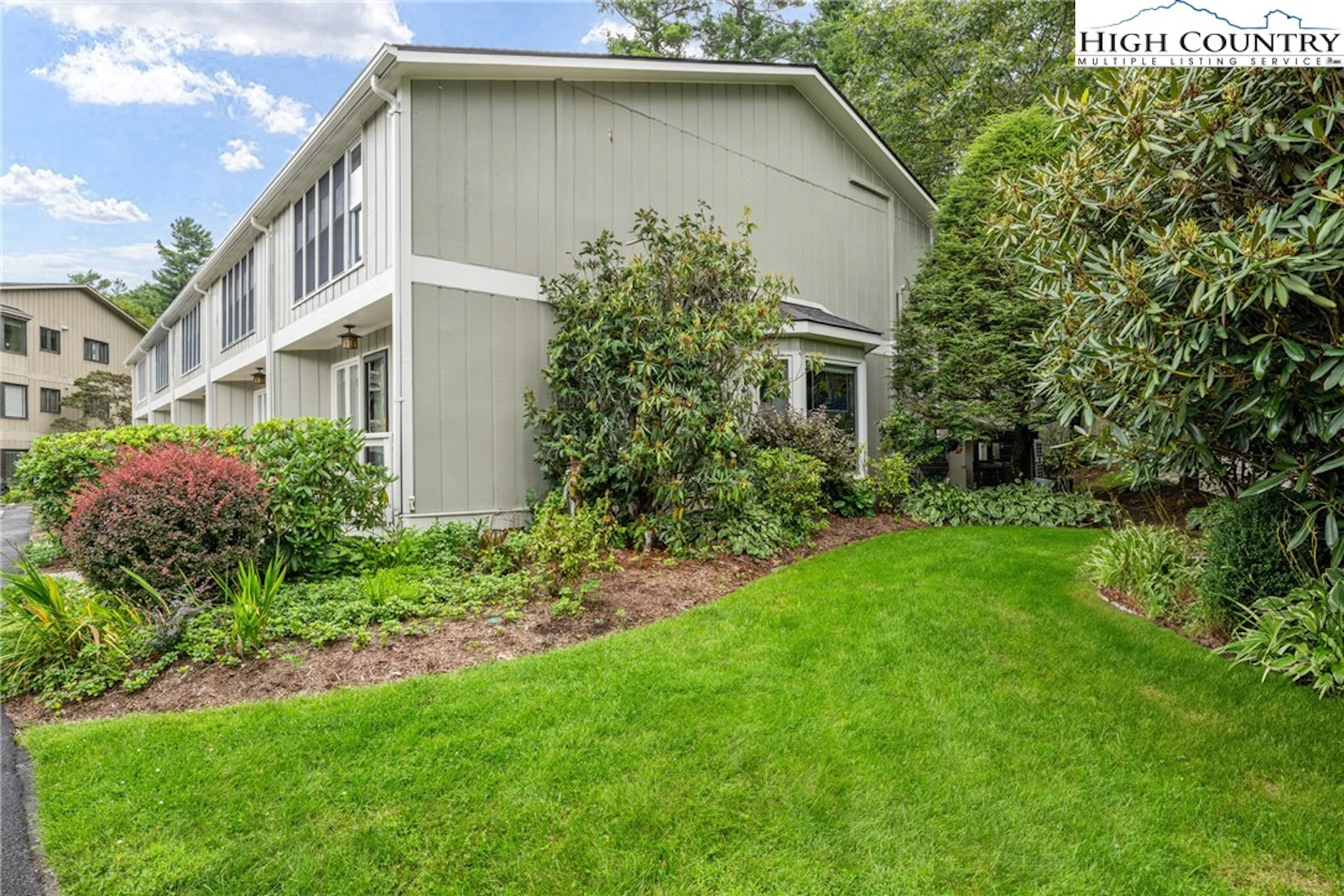 Image number 3 for the current listing