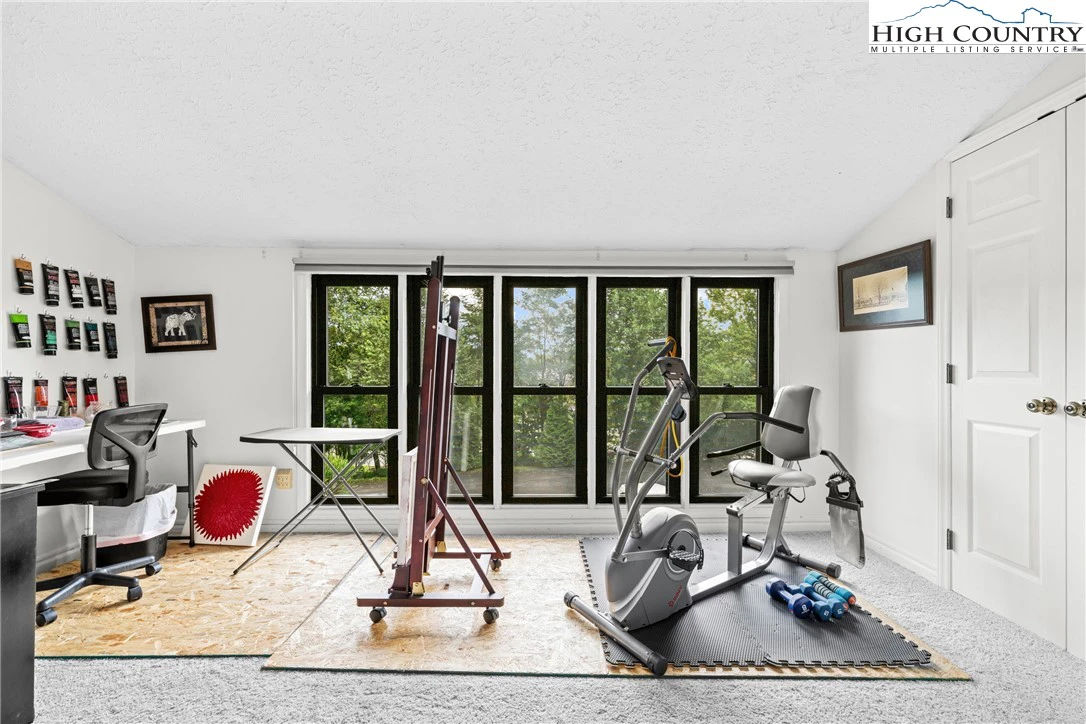 Image number 16 for the current listing