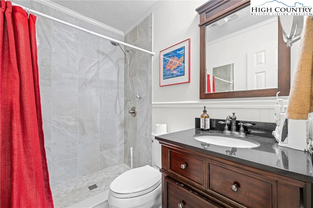 Image number 11 for the current listing