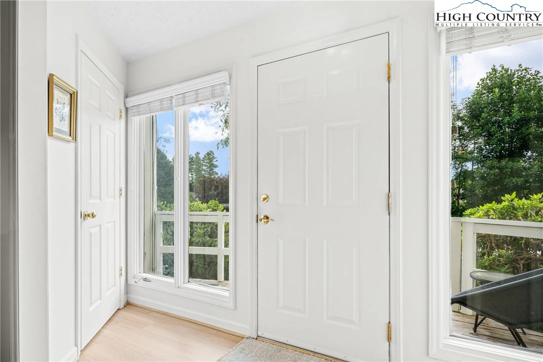 Image number 7 for the current listing