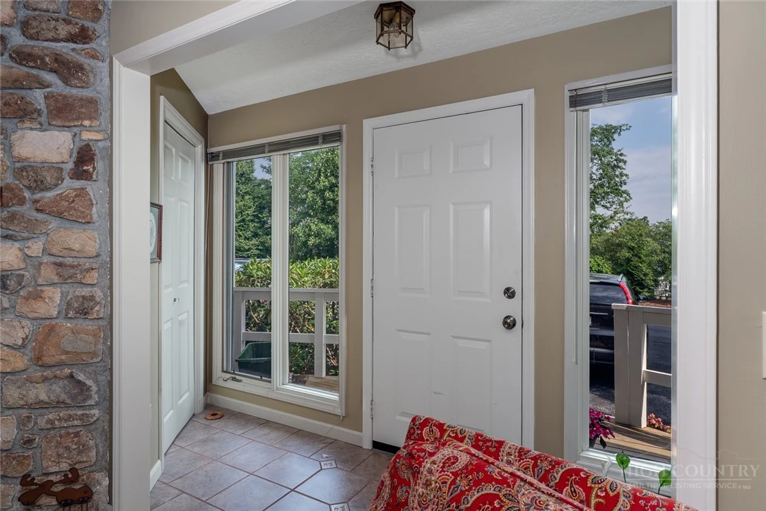 Image number 3 for the current listing