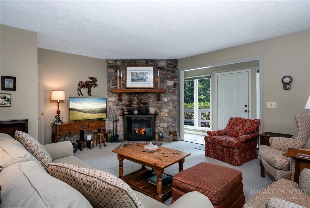 Image number 6 for the current listing
