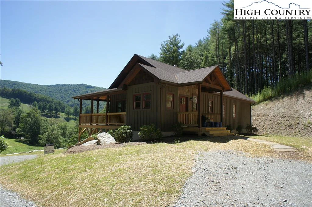 Image number 1 for the current listing