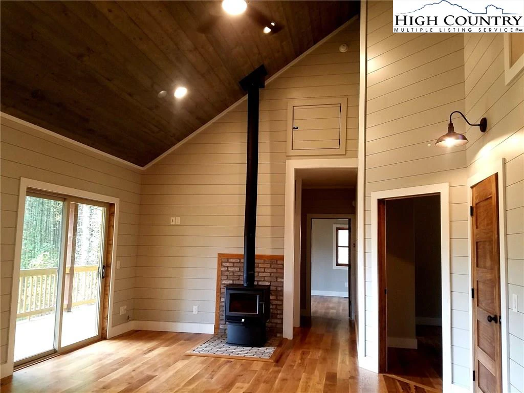Image number 6 for the current listing