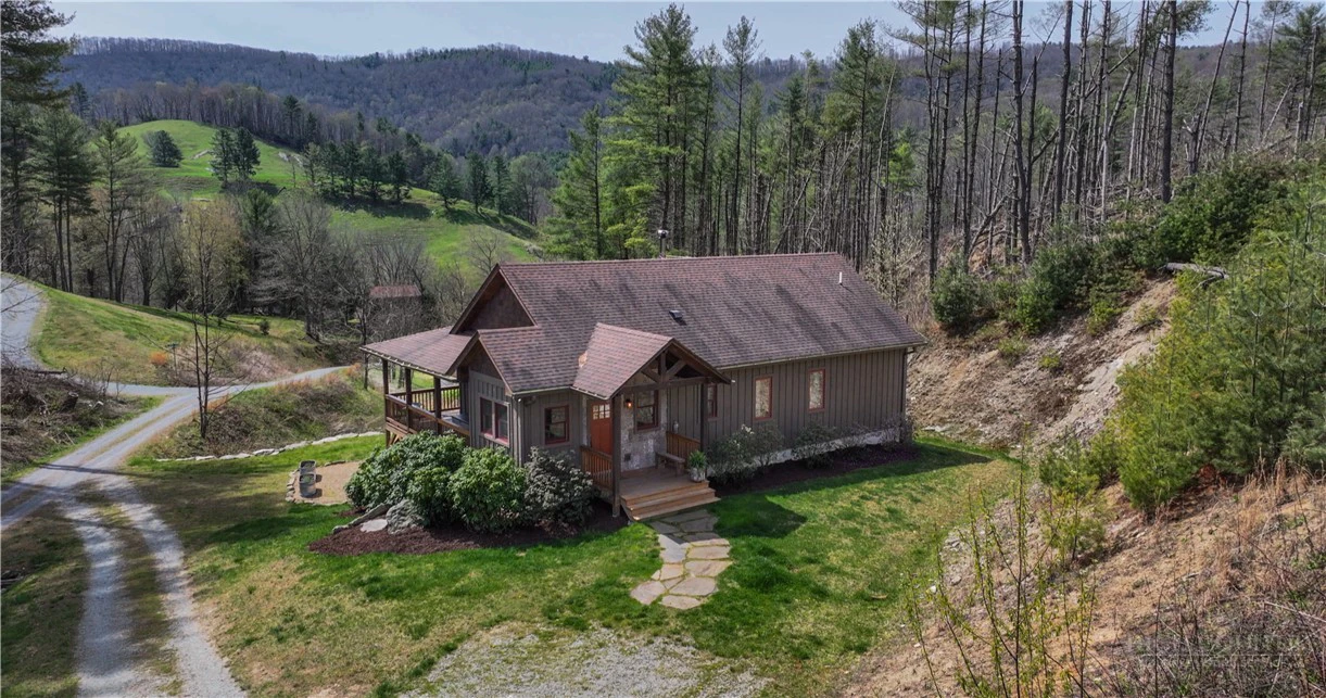 Image number 17 for the current listing