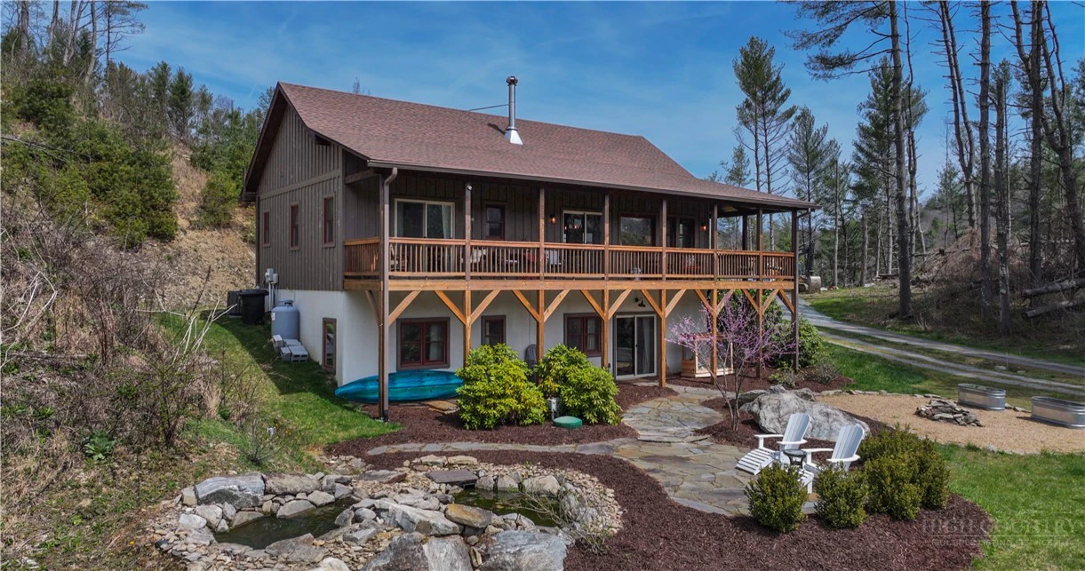 Image number 19 for the current listing