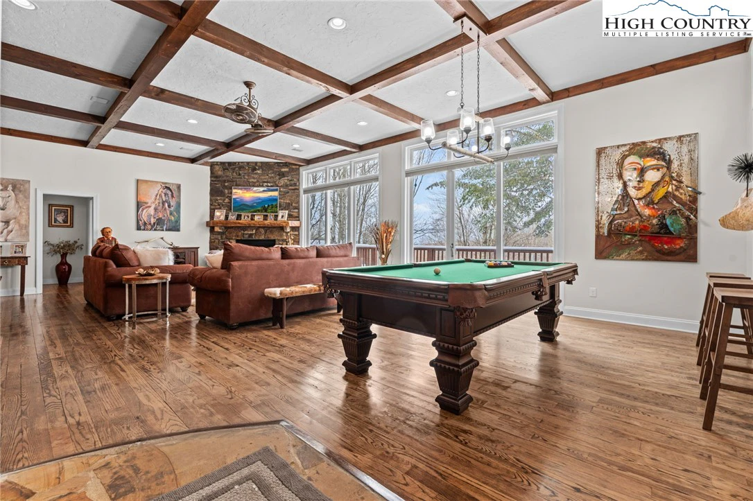 Image number 5 for the current listing