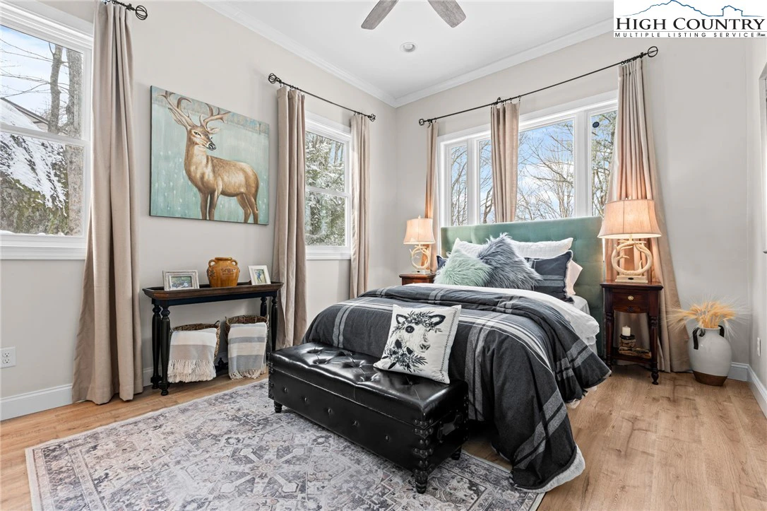 Image number 6 for the current listing