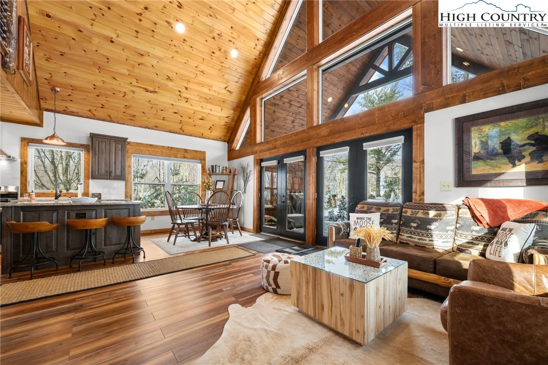 Image number 2 for the current listing