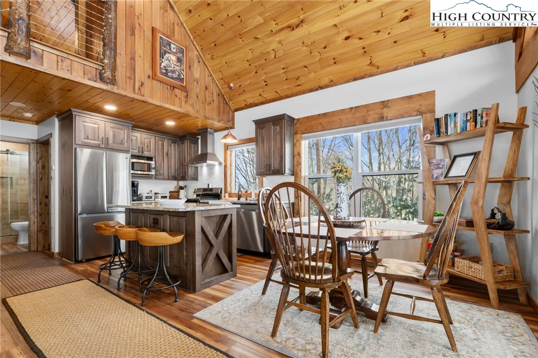 Image number 10 for the current listing