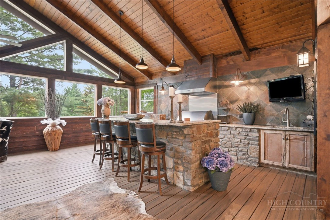 Image number 4 for the current listing