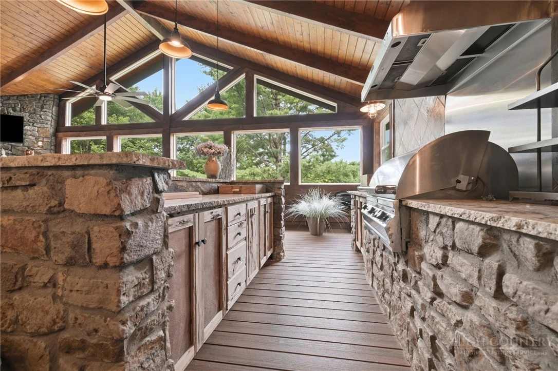 Image number 6 for the current listing