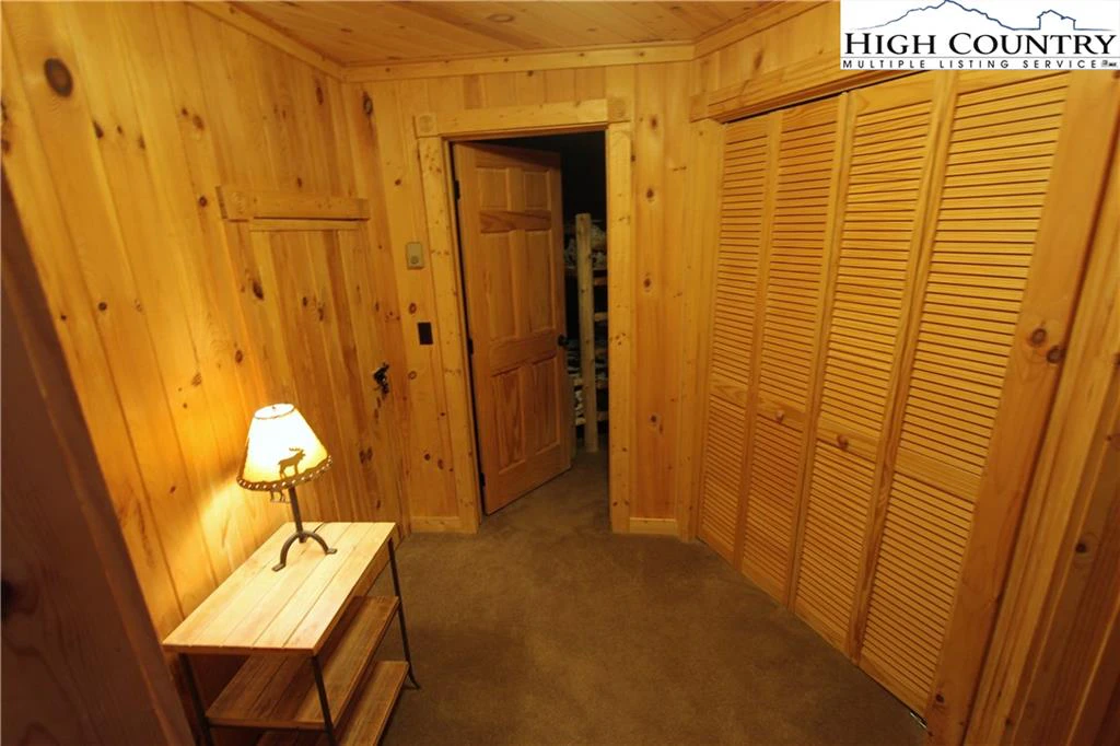 Image number 12 for the current listing
