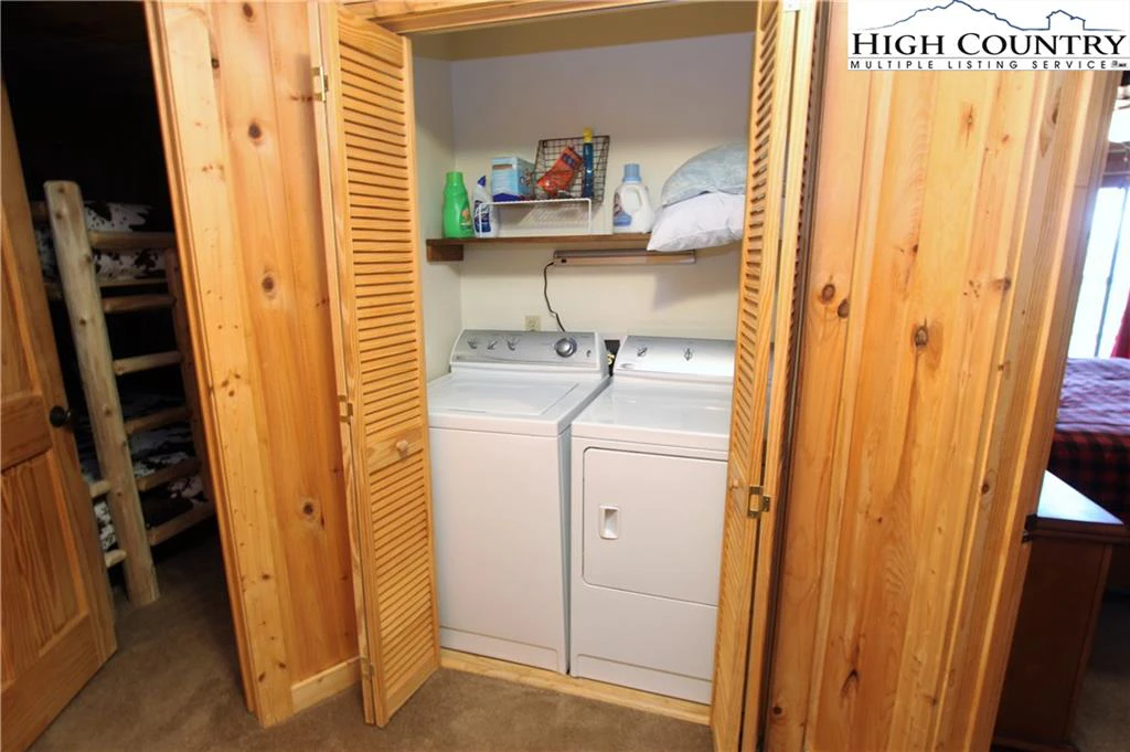 Image number 11 for the current listing