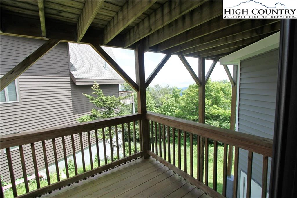 Image number 8 for the current listing