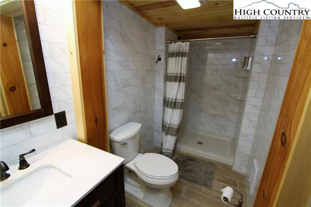 Image number 4 for the current listing