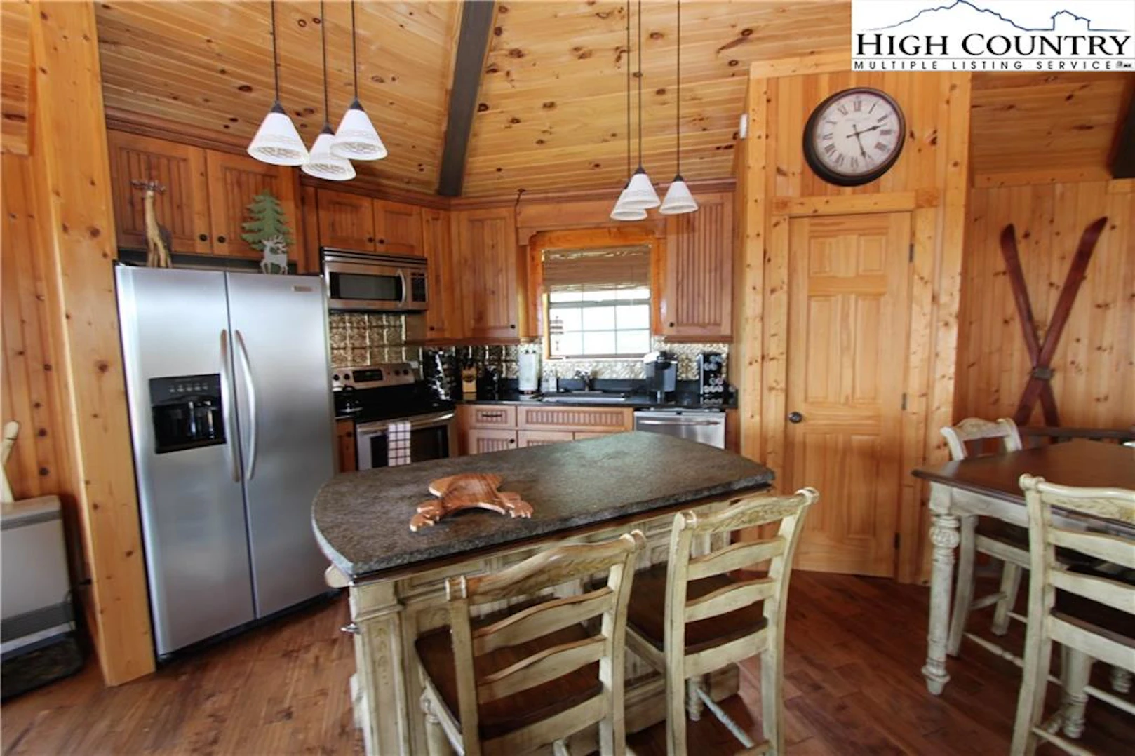 Image number 21 for the current listing