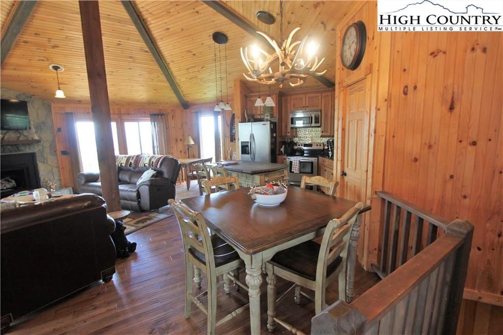 Image number 20 for the current listing
