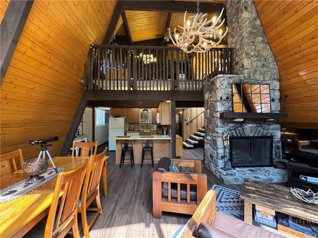 Image number 2 for the current listing