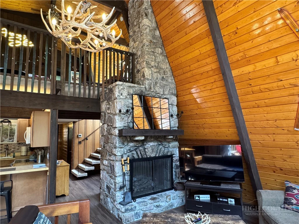 Image number 3 for the current listing