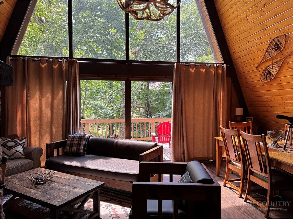 Image number 5 for the current listing