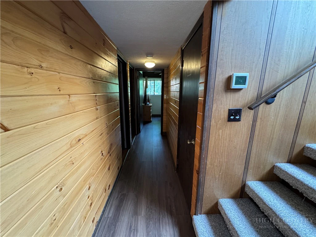 Image number 10 for the current listing