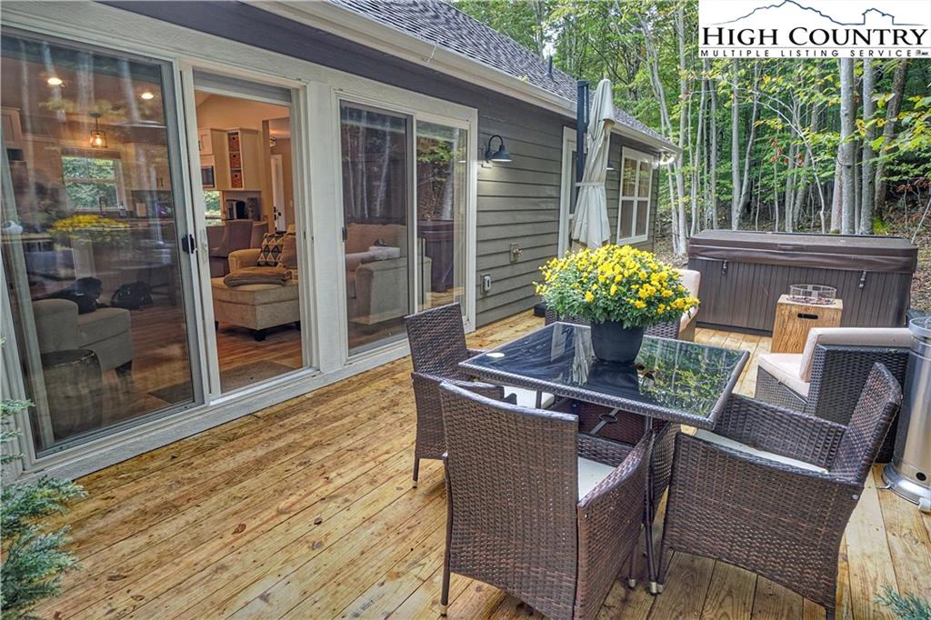 Image number 11 for the current listing