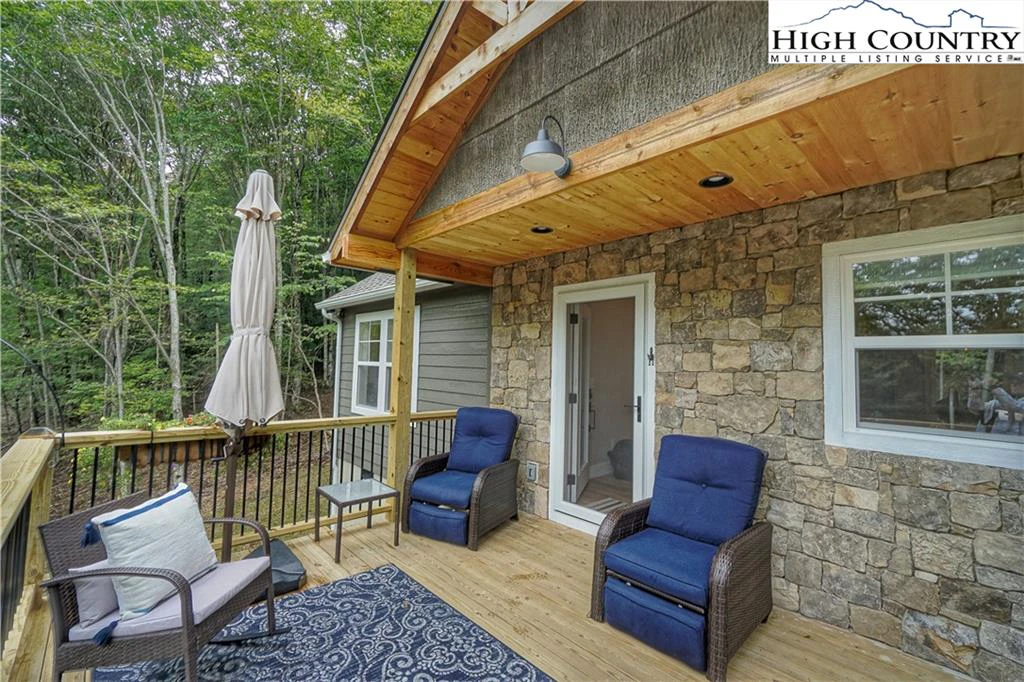 Image number 16 for the current listing