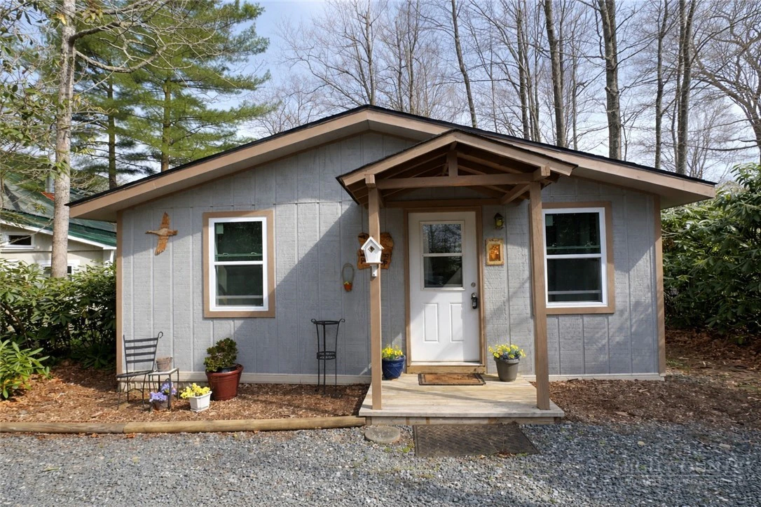 Image number 15 for the current listing