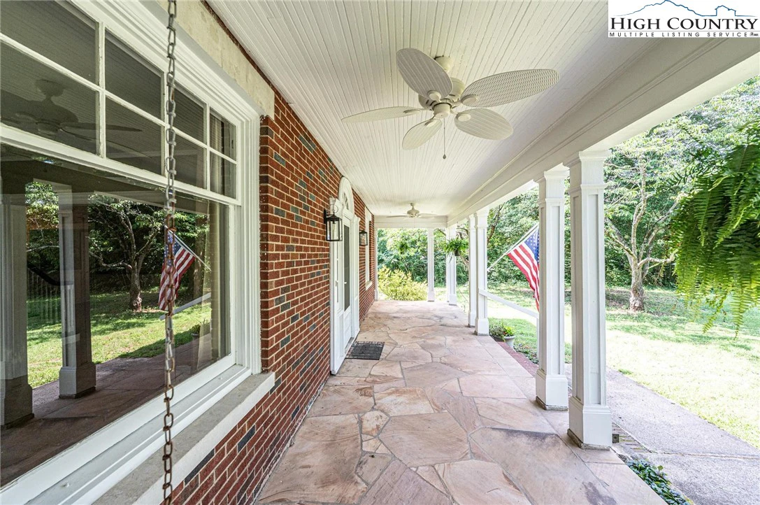 Image number 13 for the current listing