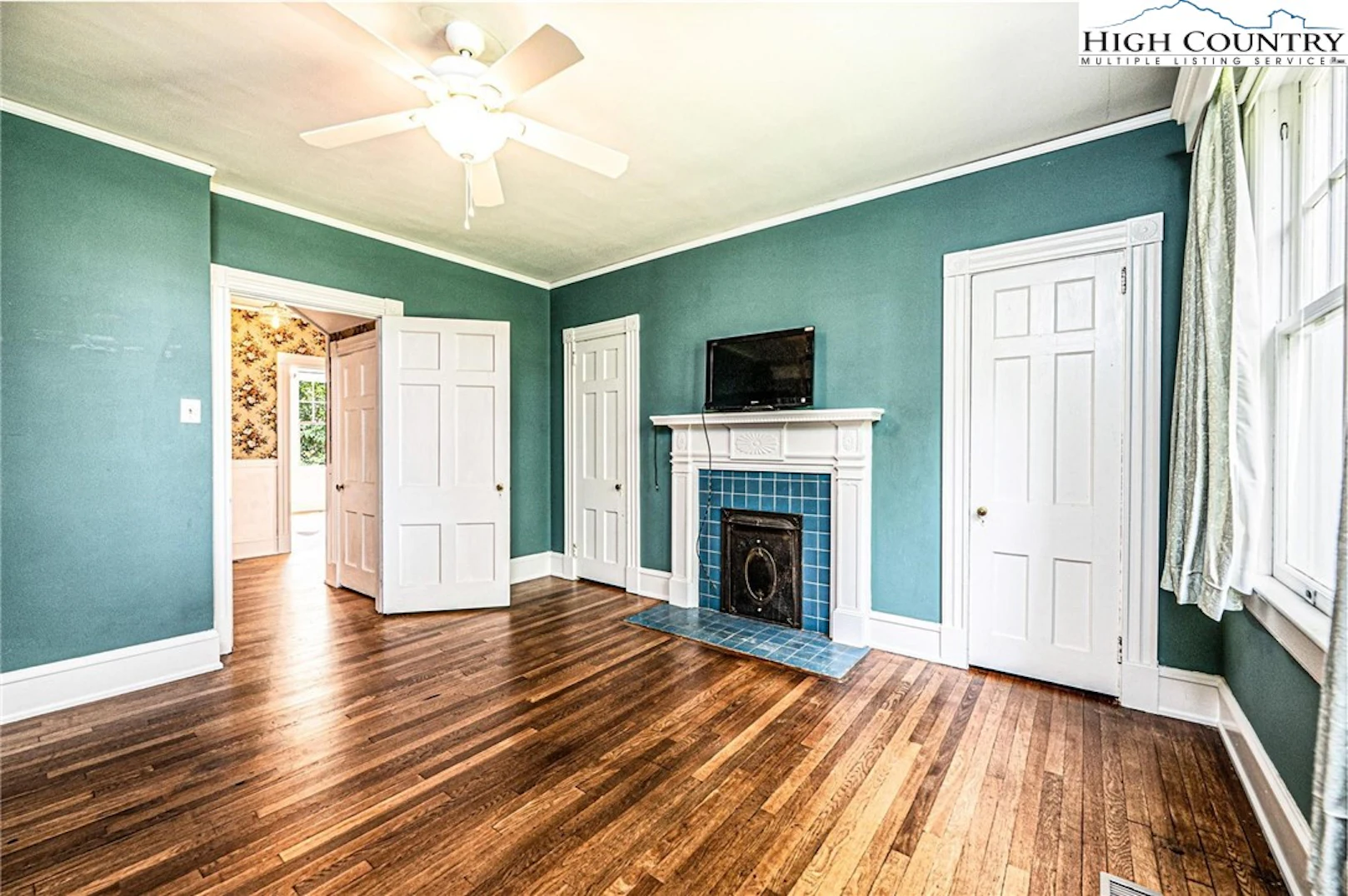 Image number 7 for the current listing
