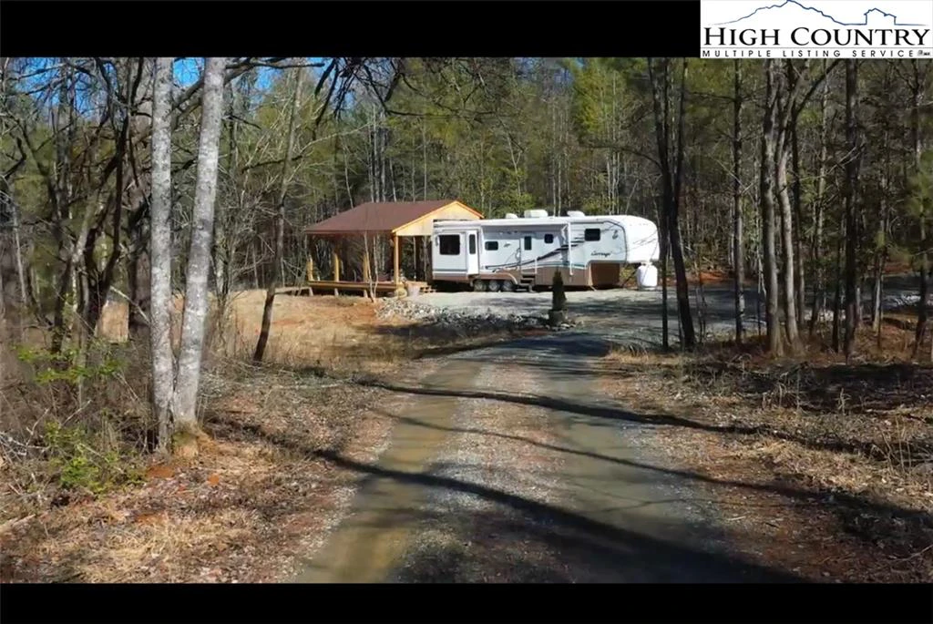 Image number 5 for the current listing