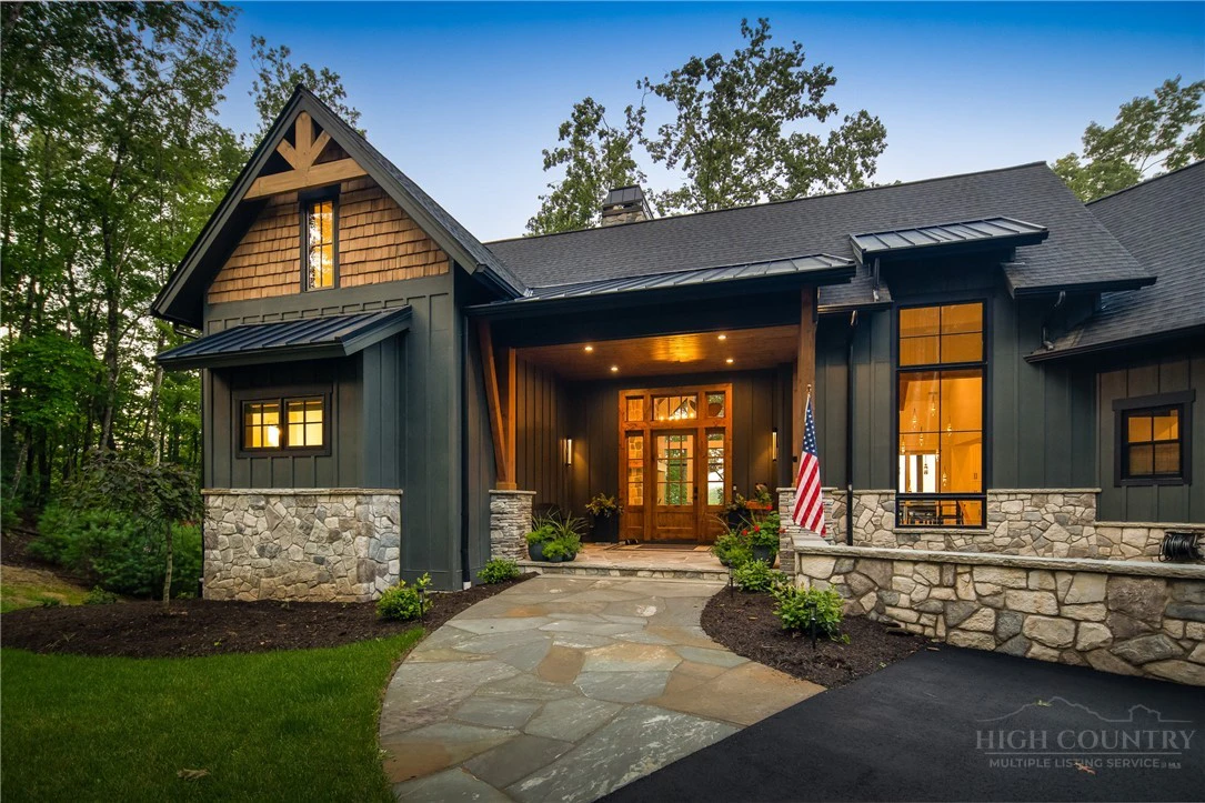 Image number 20 for the current listing