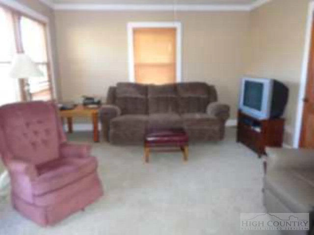 Image number 6 for the current listing