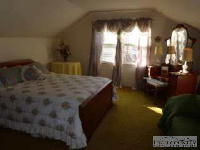 Image number 13 for the current listing