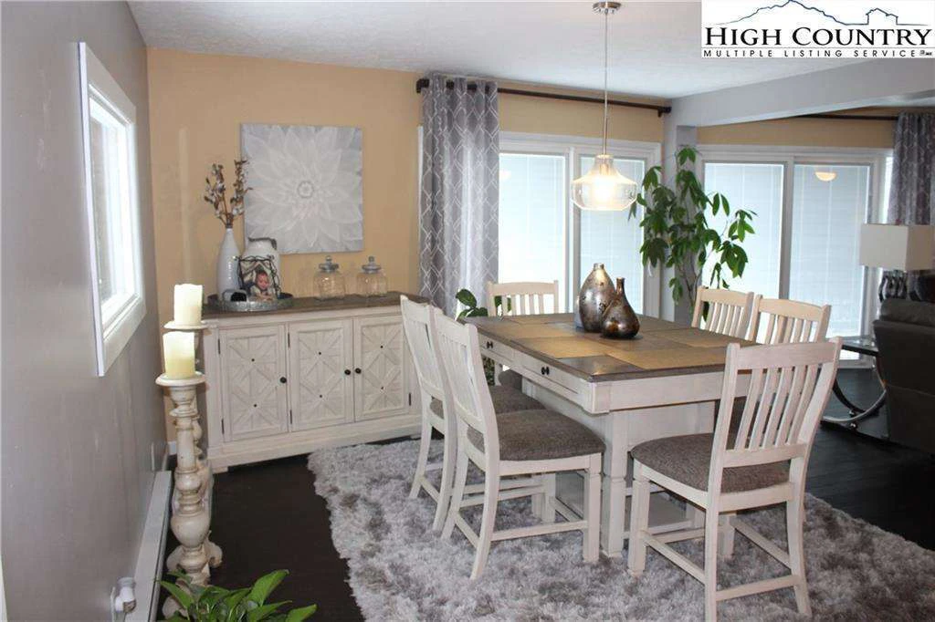 Image number 18 for the current listing