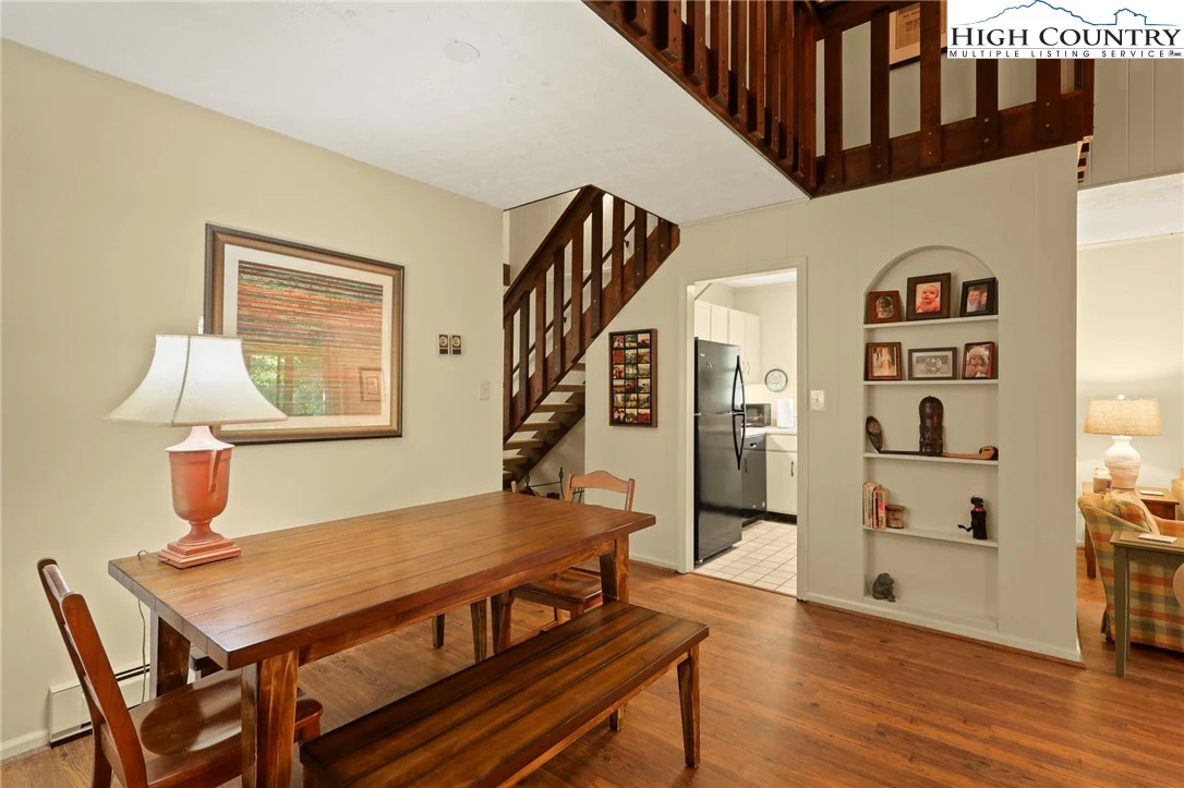 Image number 13 for the current listing