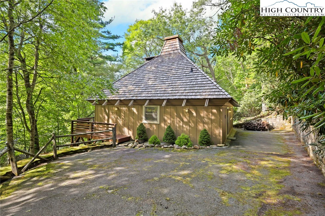 Image number 31 for the current listing