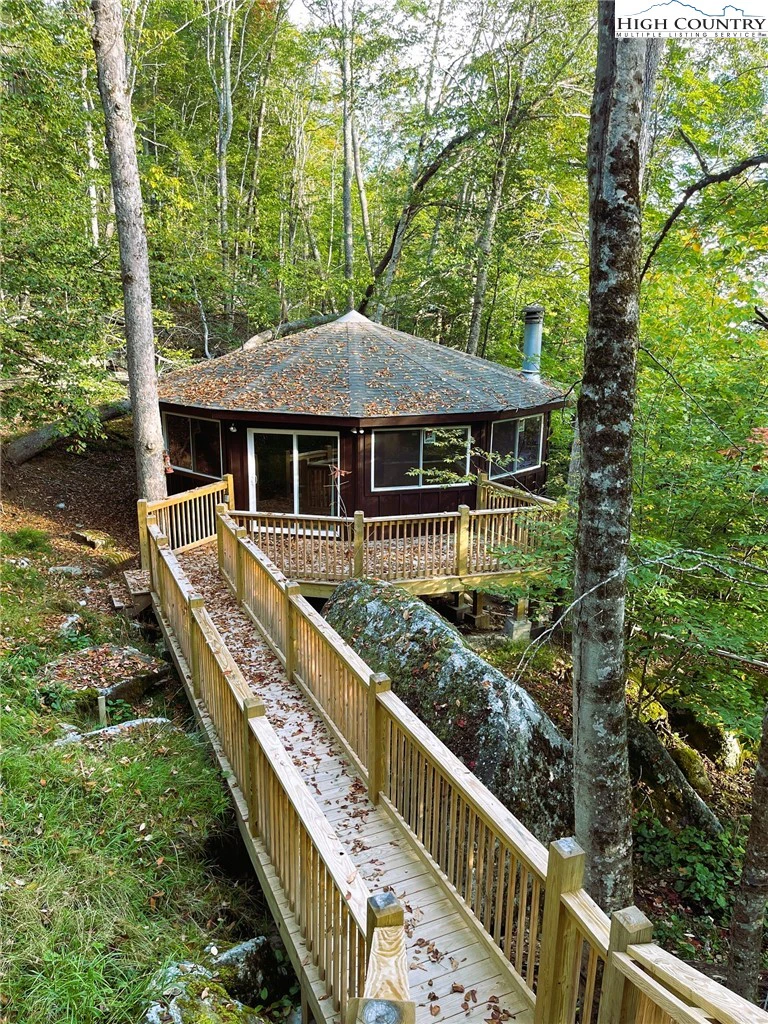 Image number 1 for the current listing
