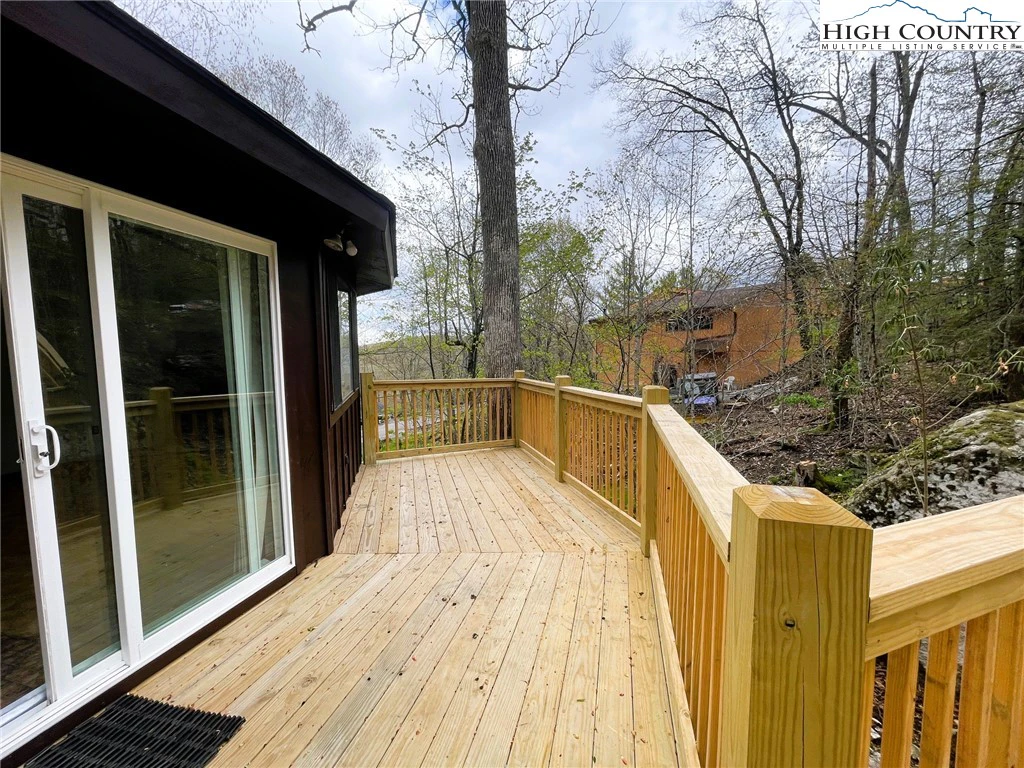 Image number 4 for the current listing