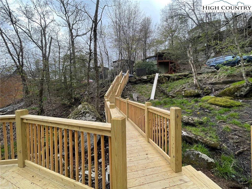 Image number 11 for the current listing