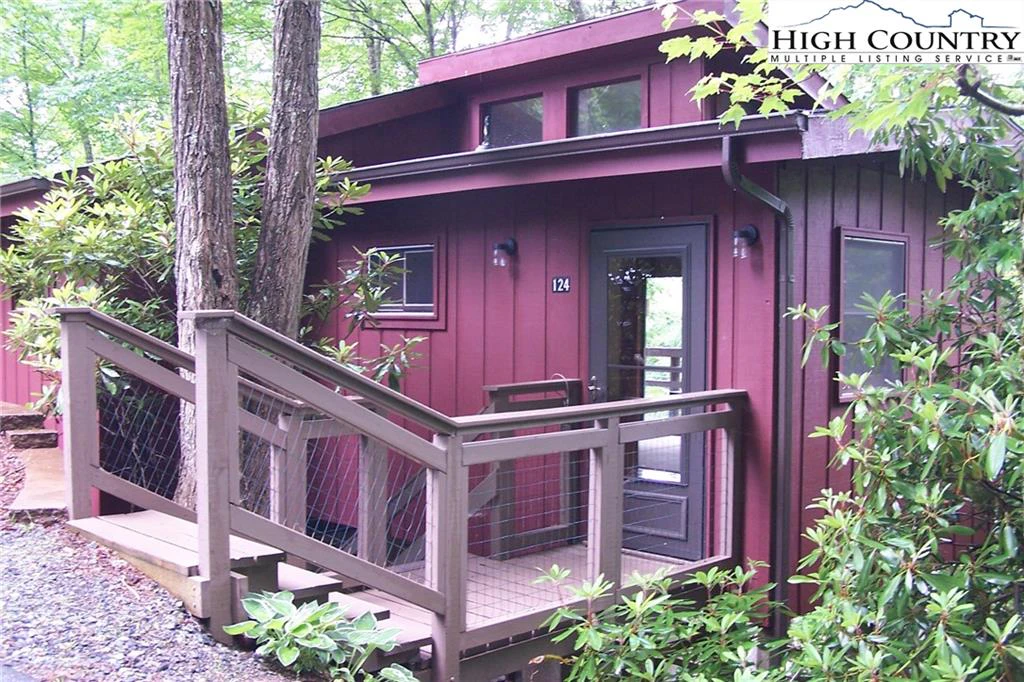 Image number 1 for the current listing