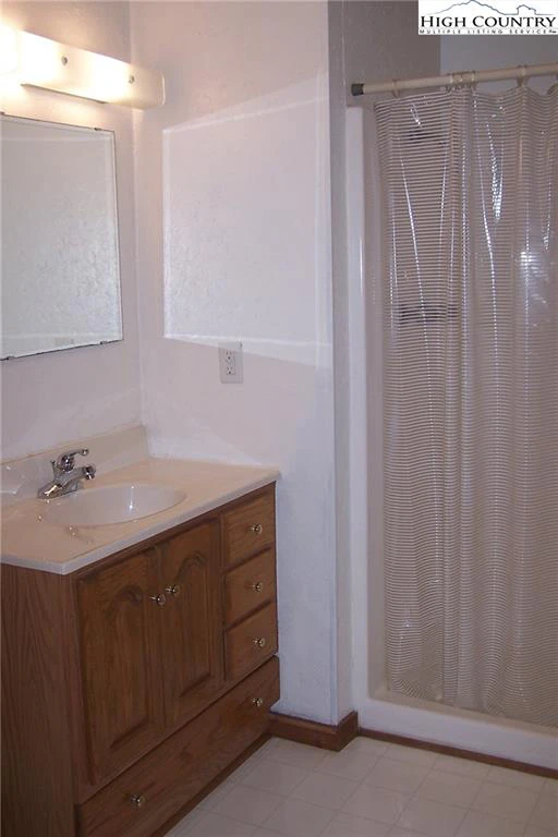 Image number 14 for the current listing