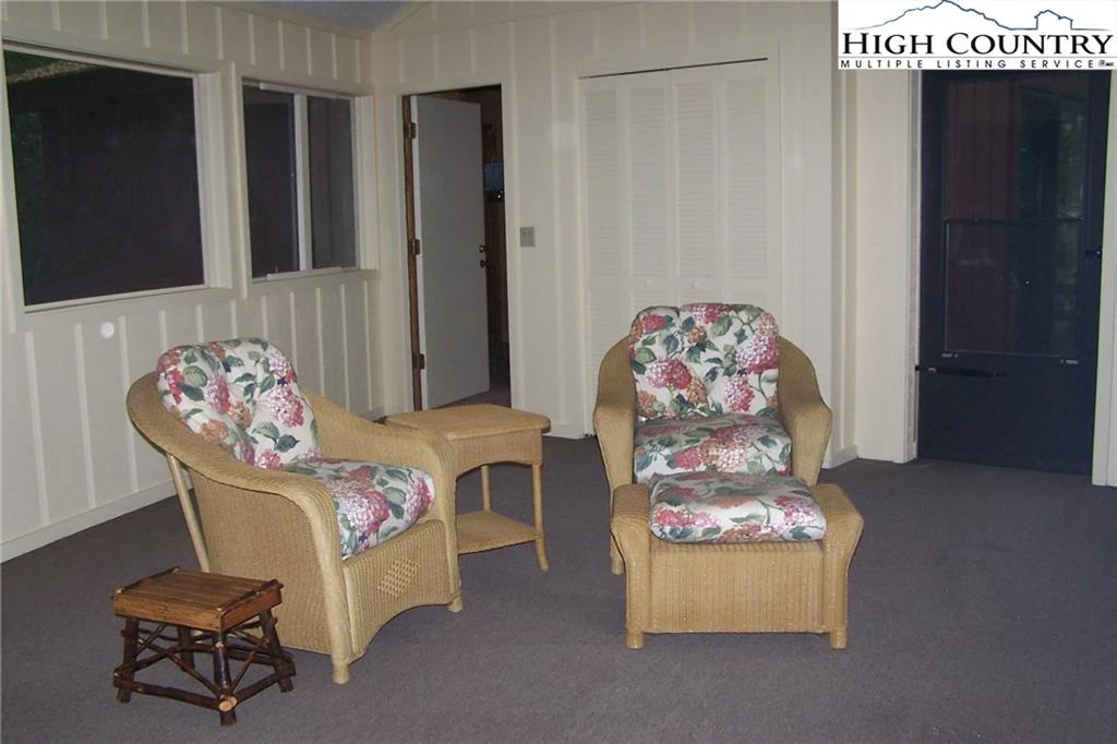 Image number 12 for the current listing