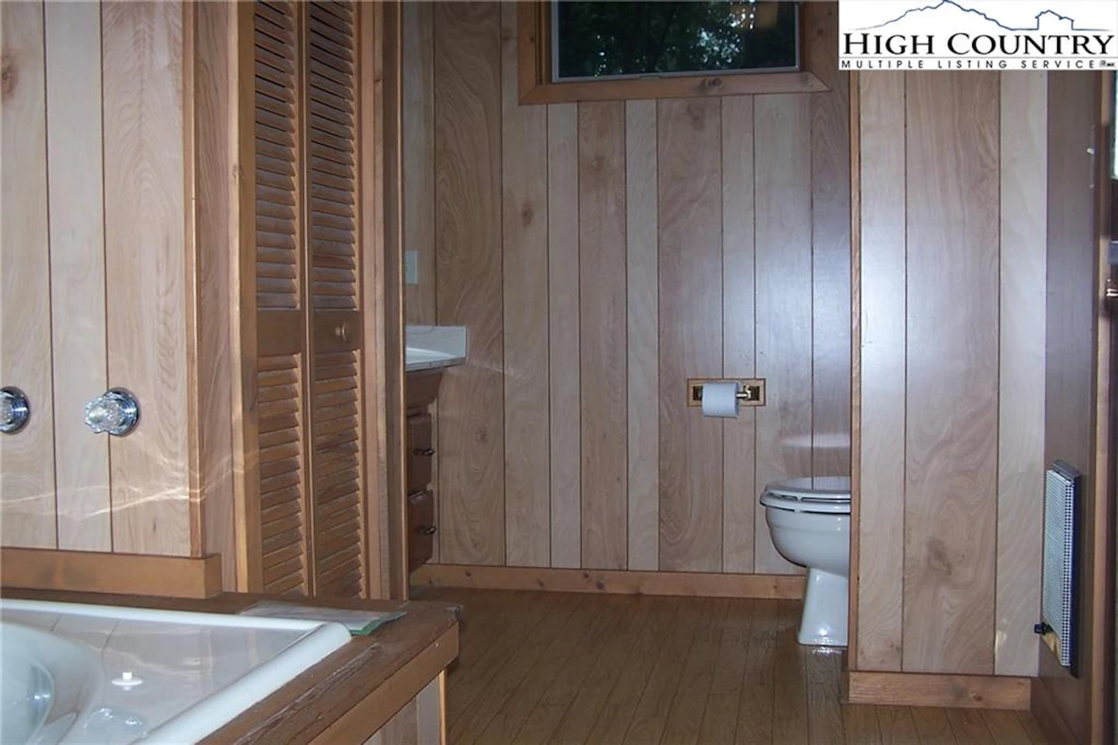 Image number 8 for the current listing