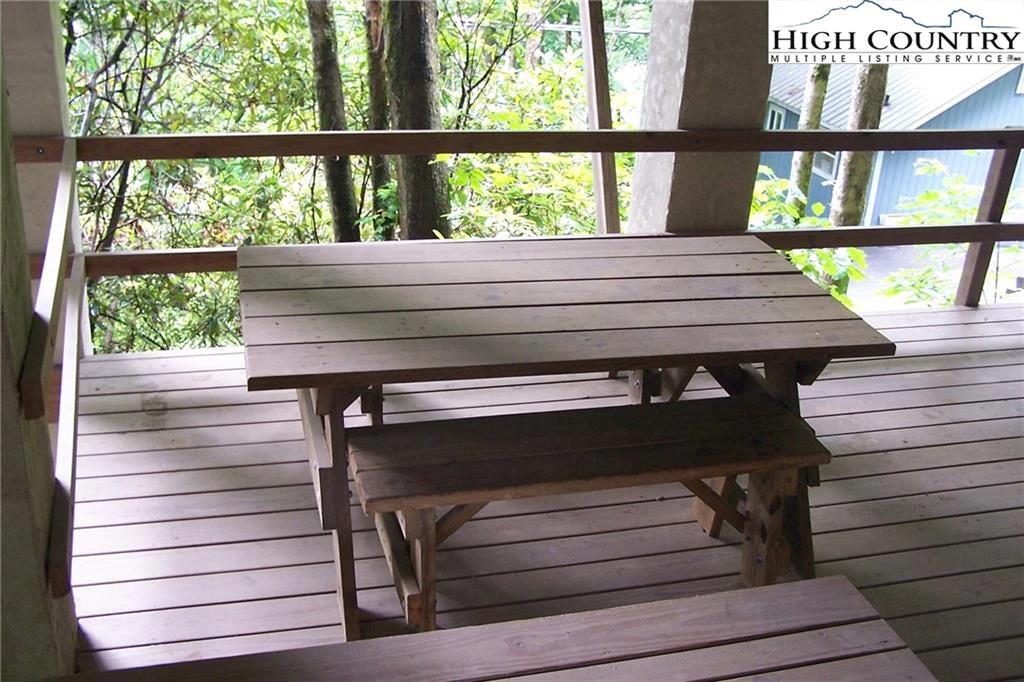 Image number 4 for the current listing