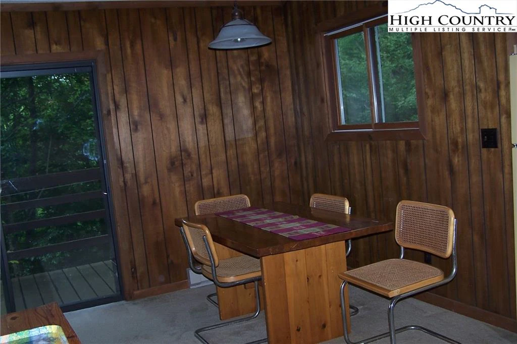 Image number 18 for the current listing