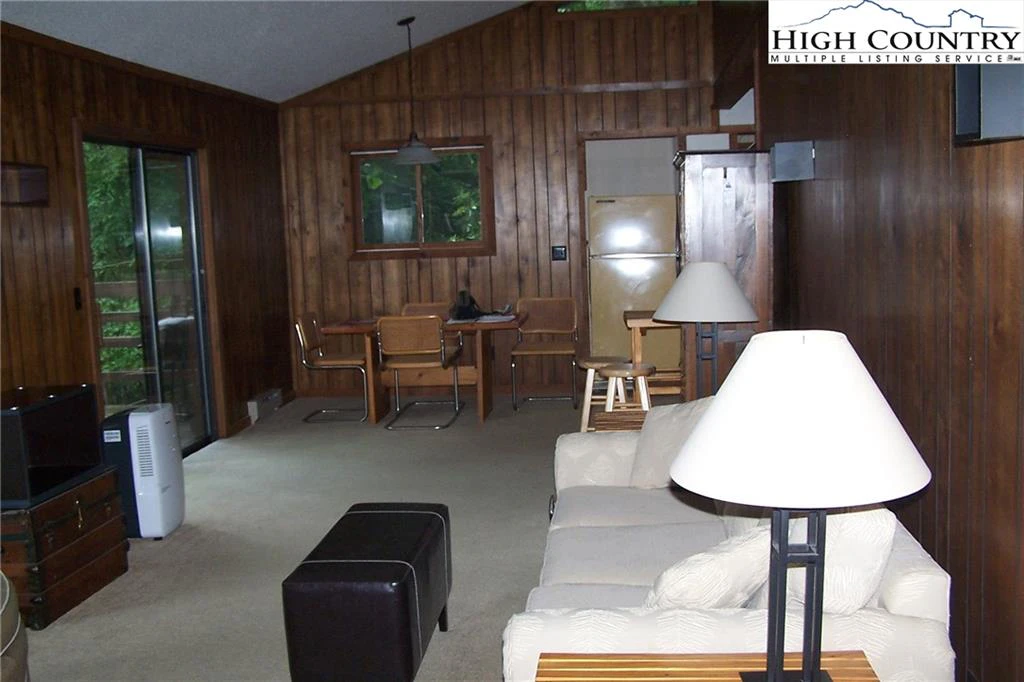 Image number 17 for the current listing