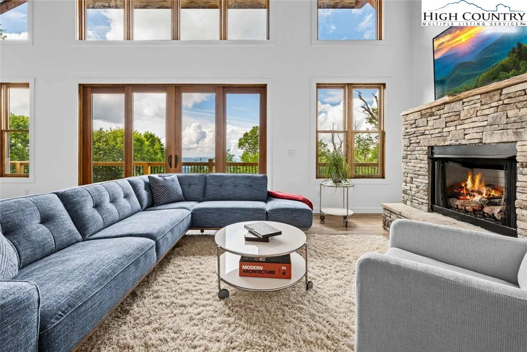 Image number 12 for the current listing